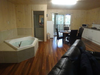 Treetops 4*