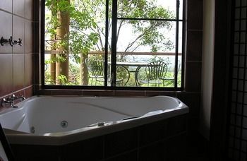 Treetops Resort 4*